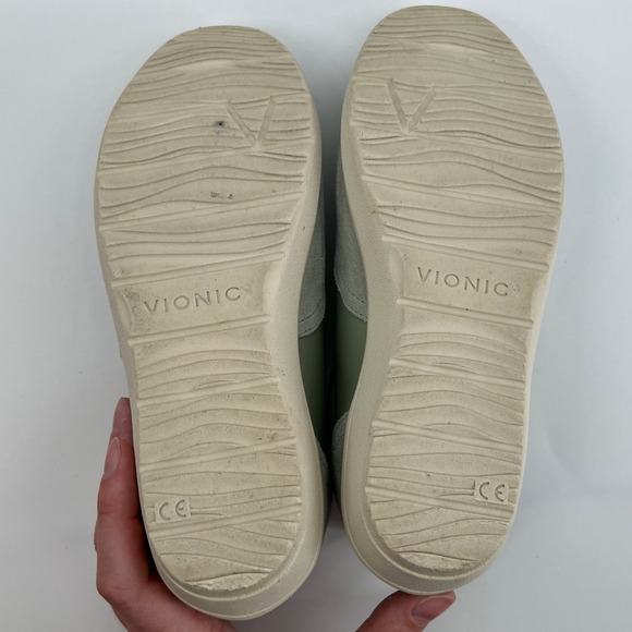 Vionic Women 5 Karigan Casual Comfort Lace-Up Slip On Sneaker Sage Leather Suede - Picture 7 of 7